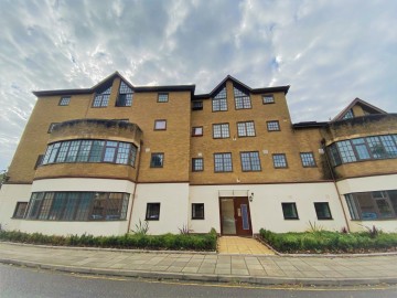 image of 14 Fitzwilliam House, Comer Crescent, UB2, Greater London