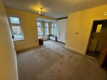 image of Room 8, 55 Uxbridge Road Stanmore, Middlesex