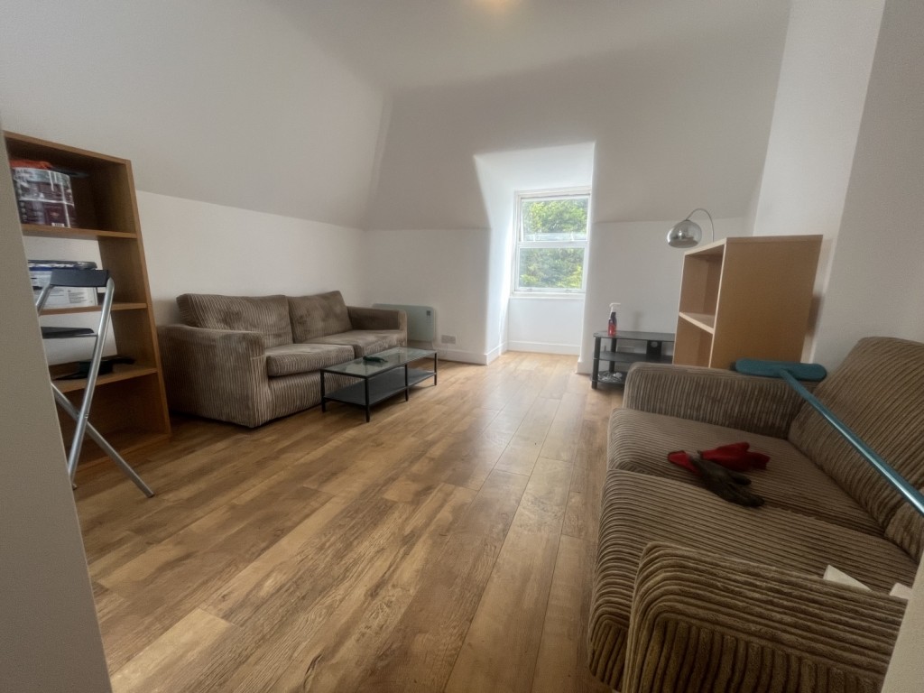 Images for Welldon Crescent, Harrow, London EAID:B14611B BID:ABACUSESTATES5