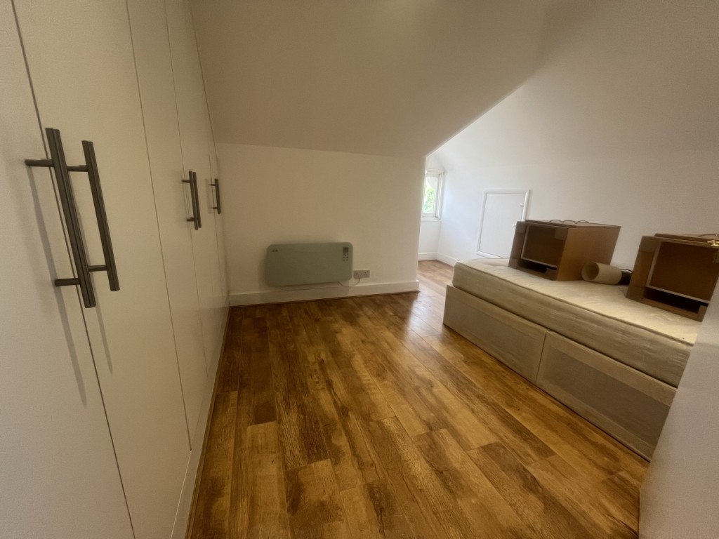 Images for Welldon Crescent, Harrow, London EAID:B14611B BID:ABACUSESTATES5